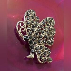 🎁 Costume Modern Butterfly Statement Brooch #9187